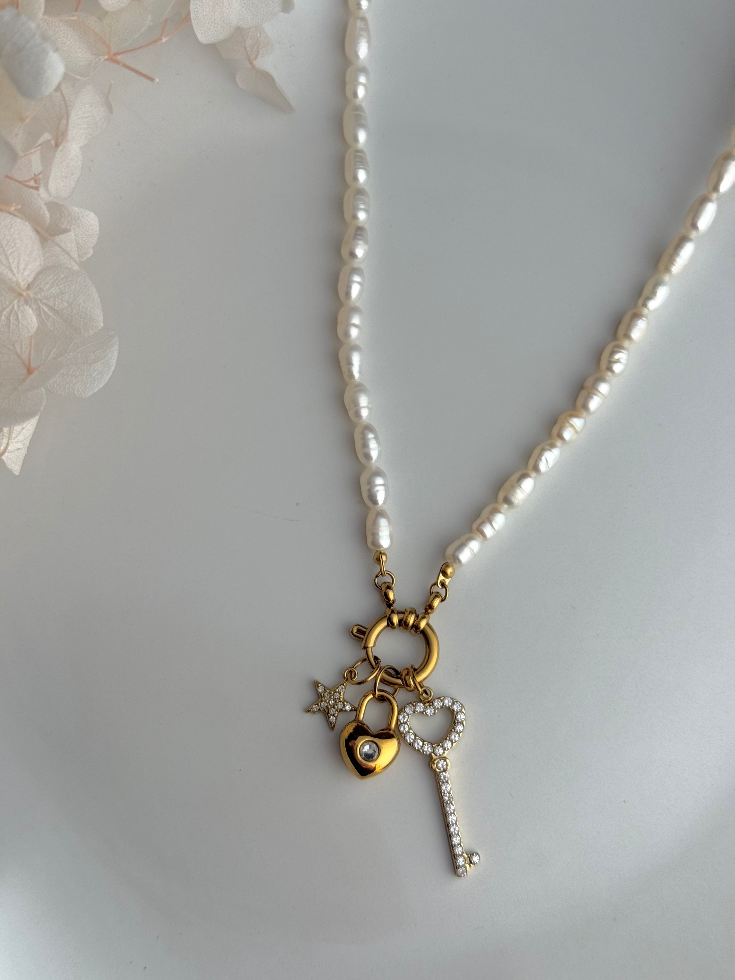 CHARM LLAVE GRANDE CIRCONITAS