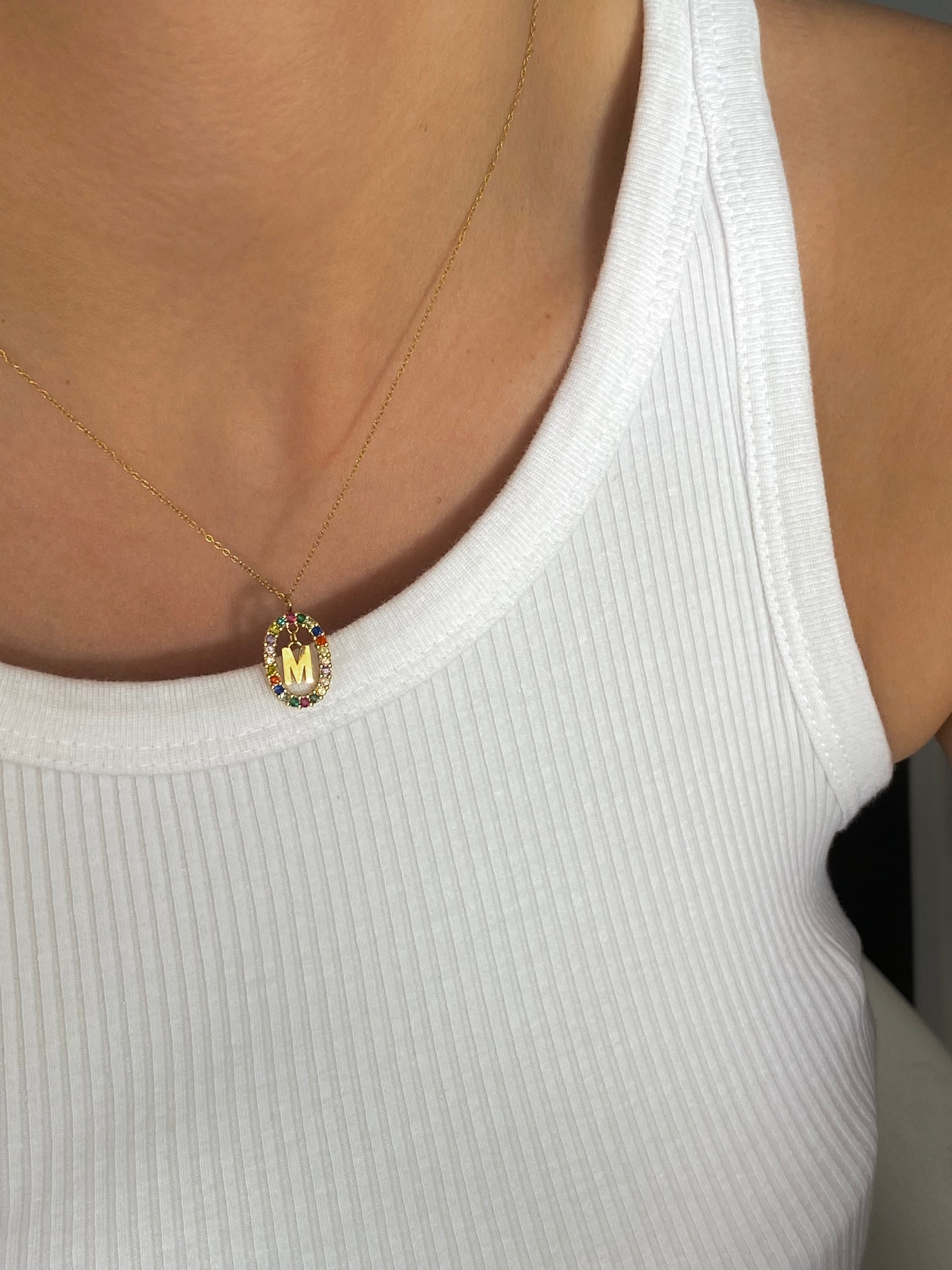 COLLAR INICIAL CON CIRCONITAS DE COLORES